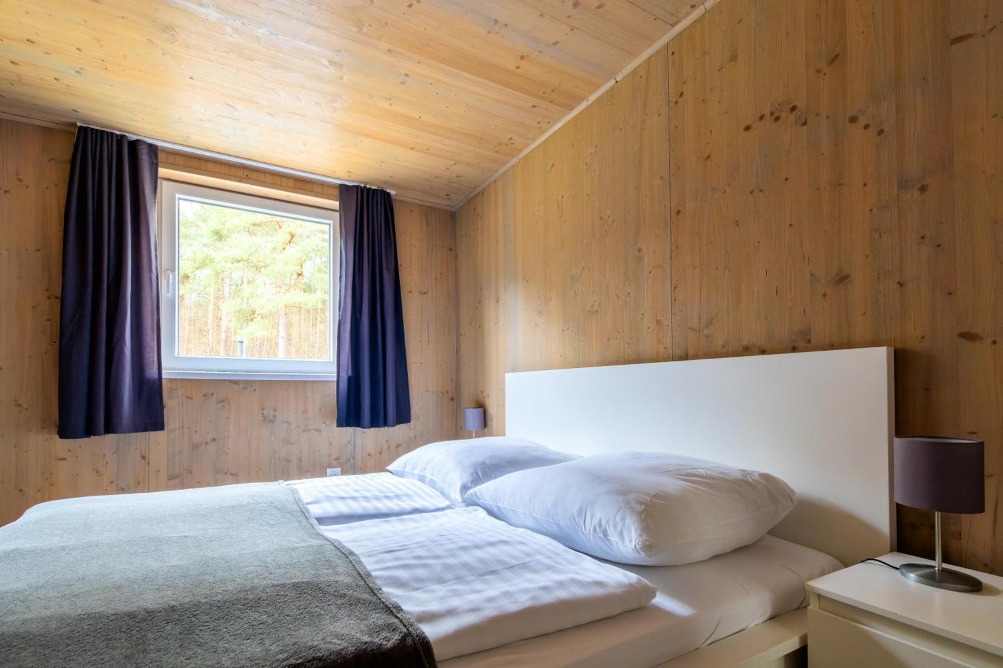 Naturcamping Lueneburger Heide - Chalets & Tiny Haeuser Soltau Exteriör bild