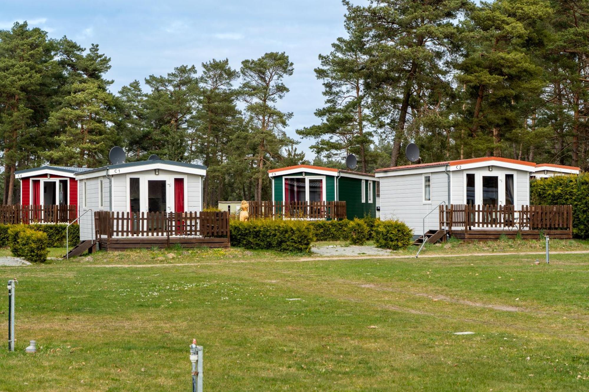 Naturcamping Lueneburger Heide - Chalets & Tiny Haeuser Soltau Exteriör bild
